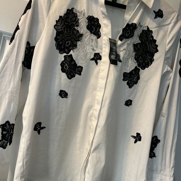 $230 price tag! nwt WHITE HOUSE BLACK MARKET lace applique shirt 0 p - Picture 2 of 2